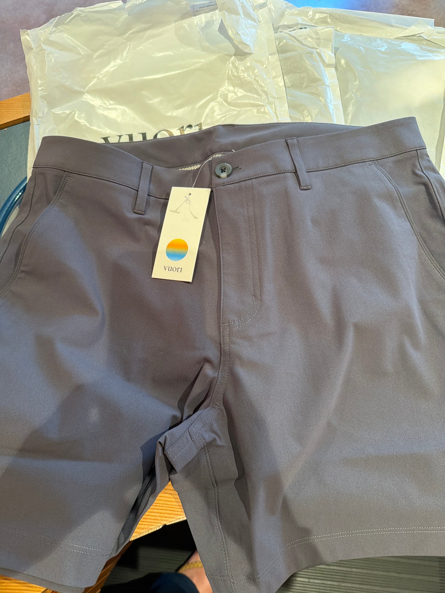 Meta Short 6” Charcoal